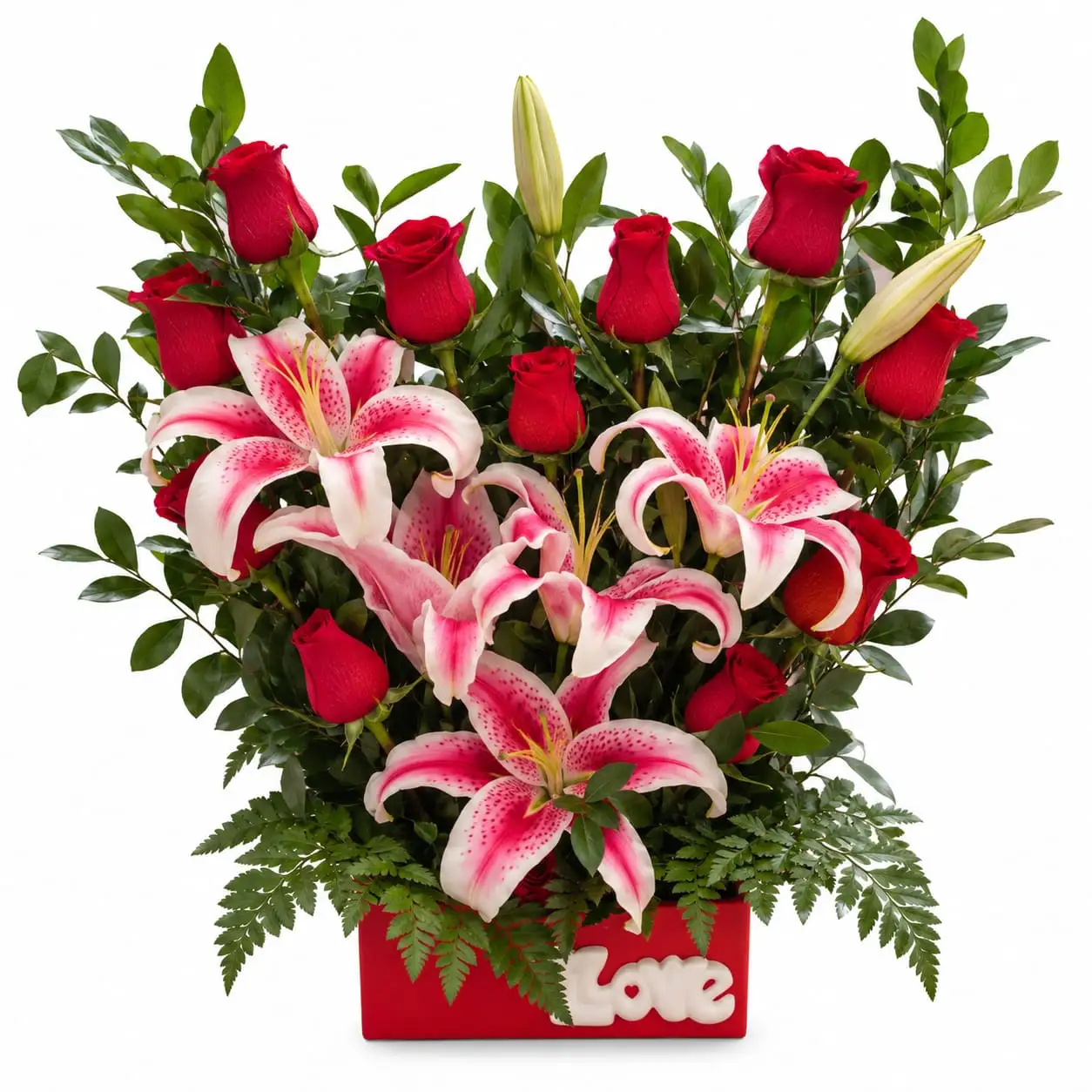 Arreglo floral con rosas rojas y lirios rosados en base de cerámica roja ideal para regalo de amor romántico con entrega en Lima