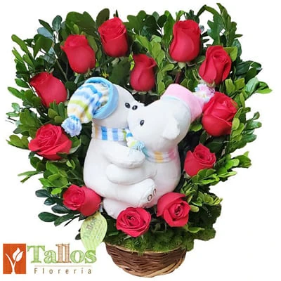 arreglo floral de rosas rojas con peluches para regalo romántico con entrega en Lima