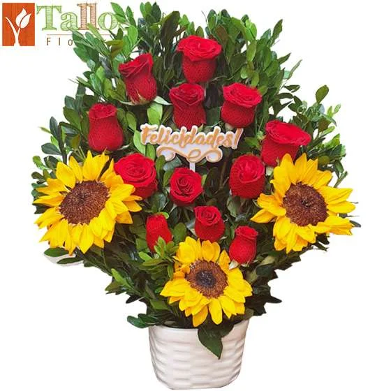 rosas de felicidades con girasoles para regalo especial delivery de flores en Lima