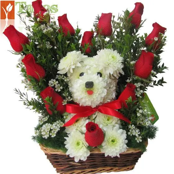 arreglo floral con cachorrito de flores y rosas rojas para regalo de amor con entrega en Lima