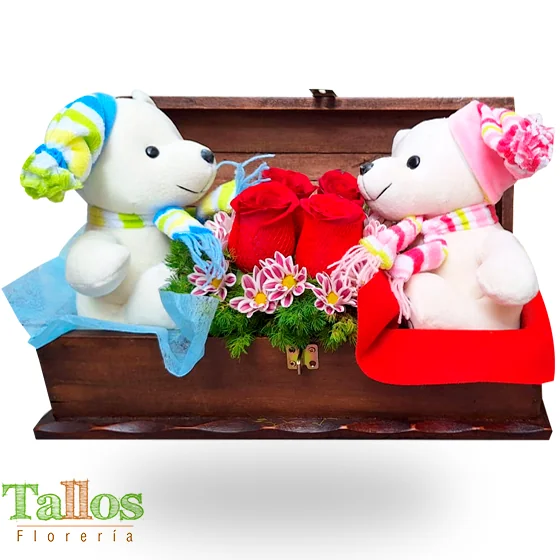 parejita en baúl con peluches para regalo romántico delivery de flores en Lima