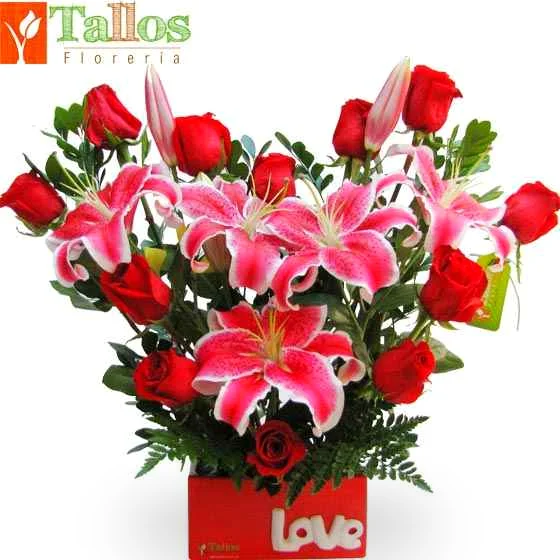 love con liliums y rosas para regalo romántico delivery de flores en Lima