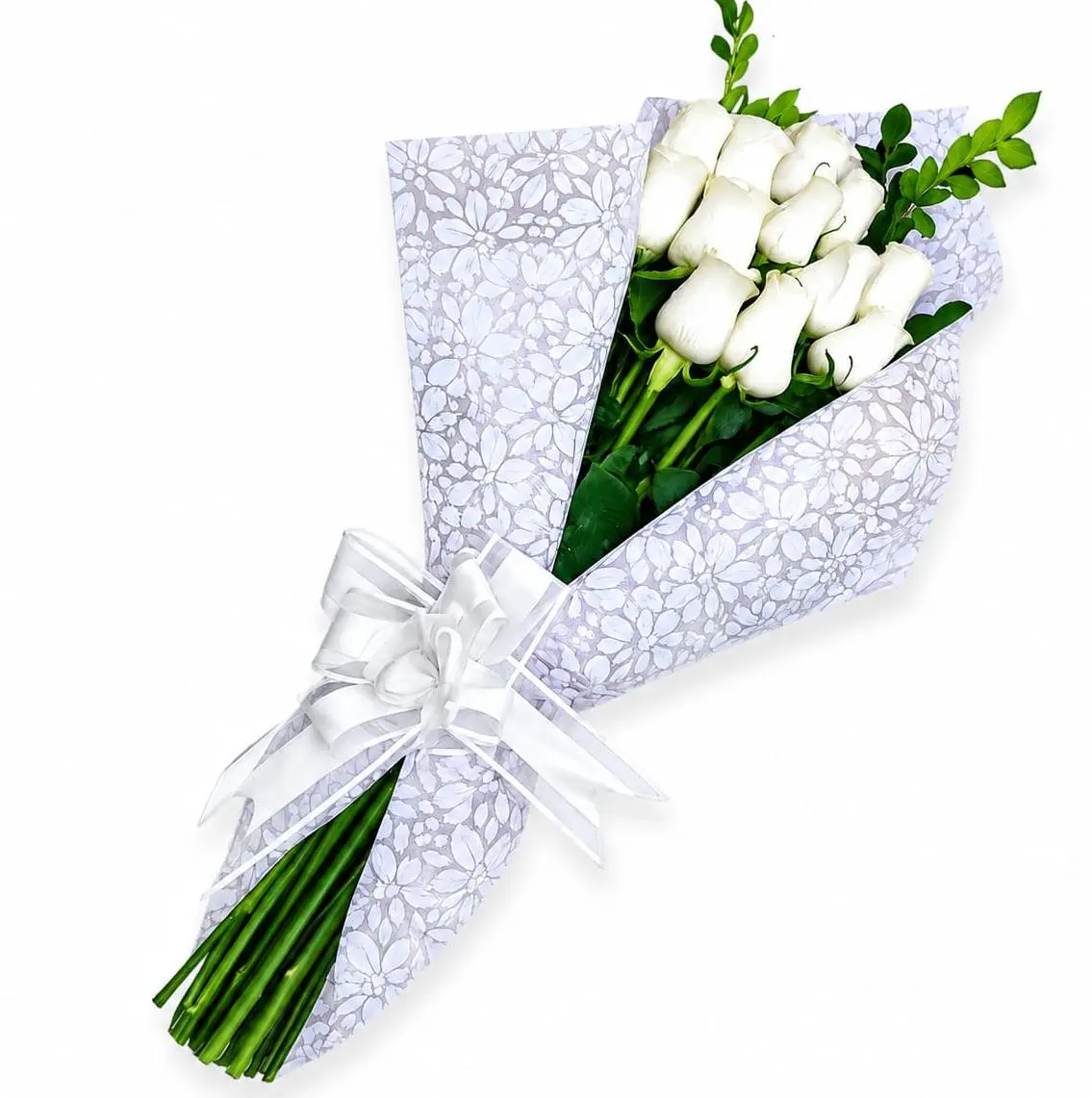 ramo de rosas blancas para regalar arreglo floral elegante con delivery de flores en Lima